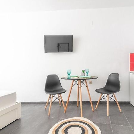 Modern Studio Near Downtown Ираклион Экстерьер фото