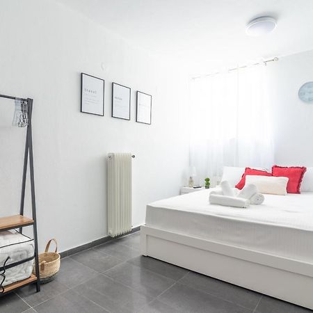 Modern Studio Near Downtown Ираклион Экстерьер фото