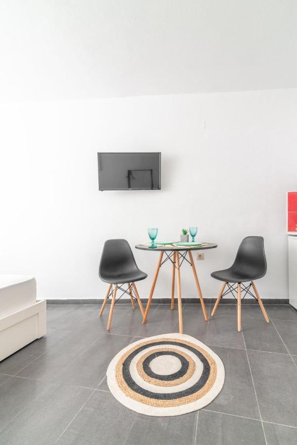 Modern Studio Near Downtown Ираклион Экстерьер фото