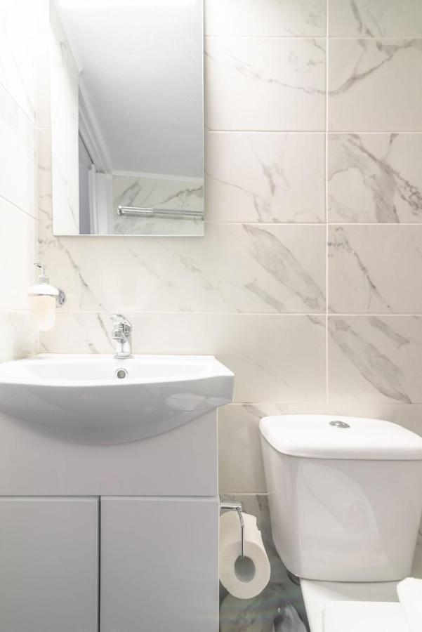 Modern Studio Near Downtown Ираклион Экстерьер фото