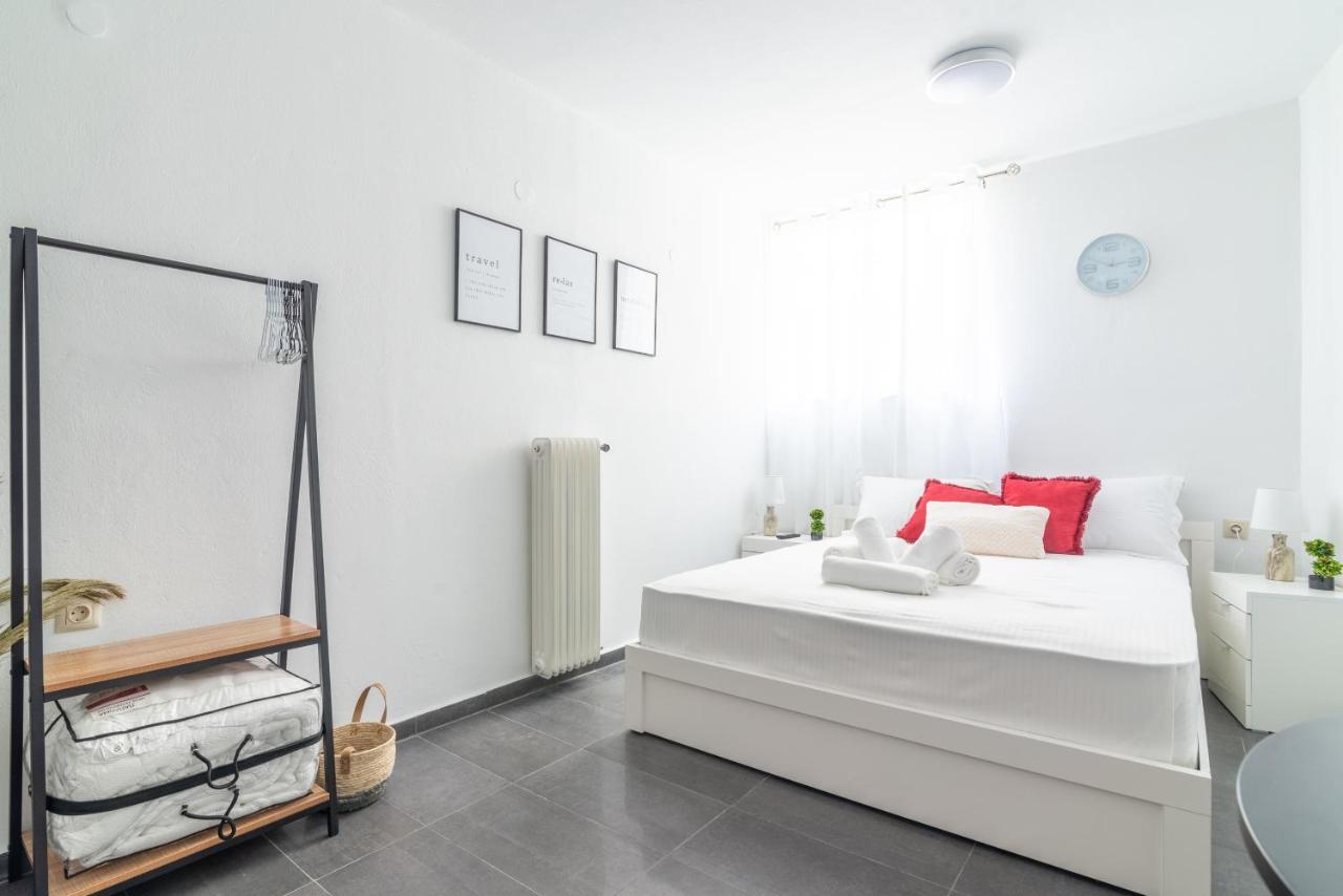 Modern Studio Near Downtown Ираклион Экстерьер фото